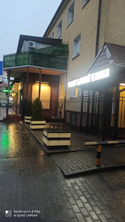 Квартира 3-комнатная квартира с гостиной видом на церковь и парк — Калининград