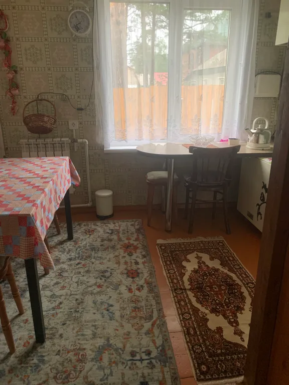 Живописный дом на природе недалеко от города