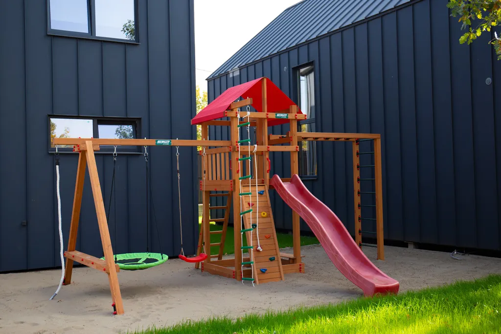 2-этажный коттедж у озера с видом на горы