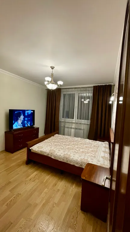 Квартира Уютная квартира в самом центре города, с видом на парк вокруг света — Омск