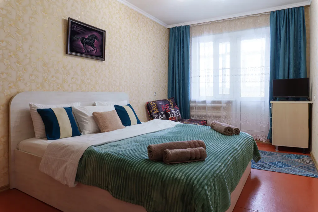 Уютная двухкомнатная квартира (6 гостей 4 спальных места) — аренда посуточно в Кропоткин