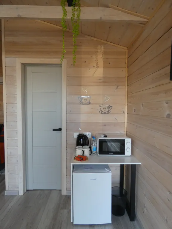 Уютный четырёхместный Домик с двухспальной кроватью