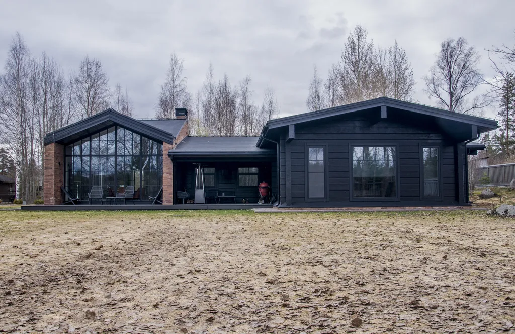 Коттедж Уникальный дом у озера — Выборг