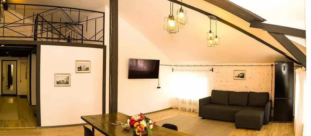 Двухуровневые апартаменты с отдельной спальней