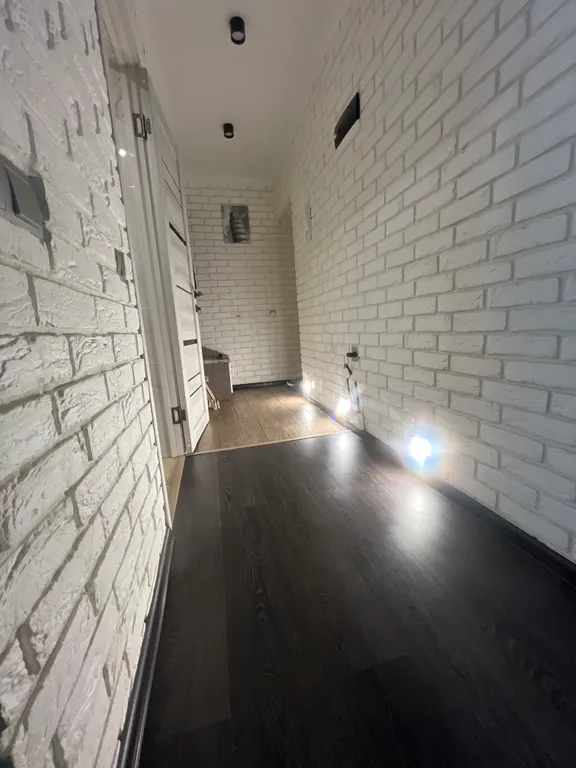 Уютная квартира в центре города с видом на площадь