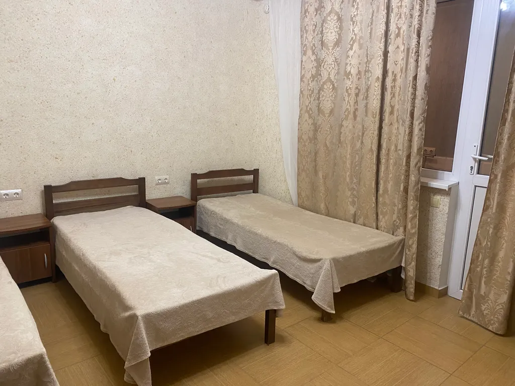 Квартира Трёхместная комната на 2 этаже — Адлер