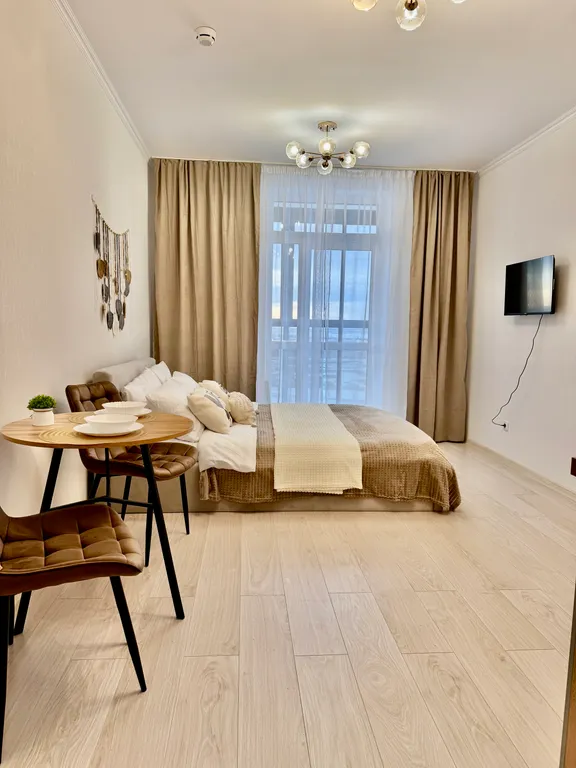 Студия с лоджией и красивым видом