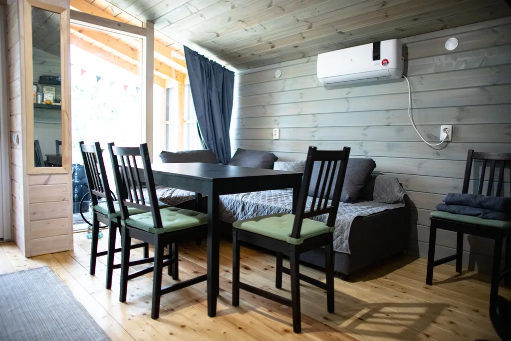 Коттедж Отдельный, уютный дом в 100 метрах от моря — Новоотрадное