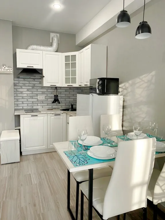 Студия на первой береговой