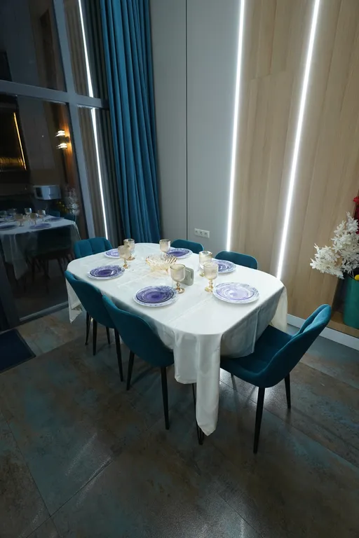 Современный дом у леса