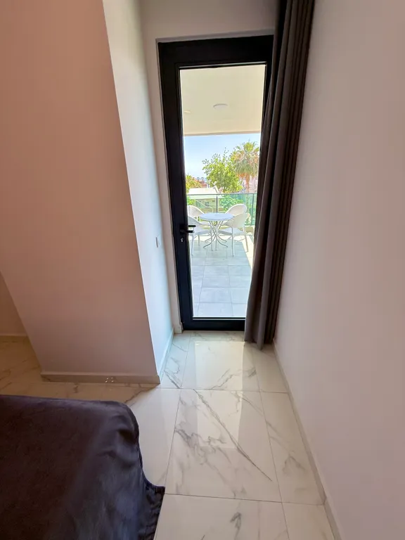 Квартира с видом на море и горы. Пляж Клеопатра