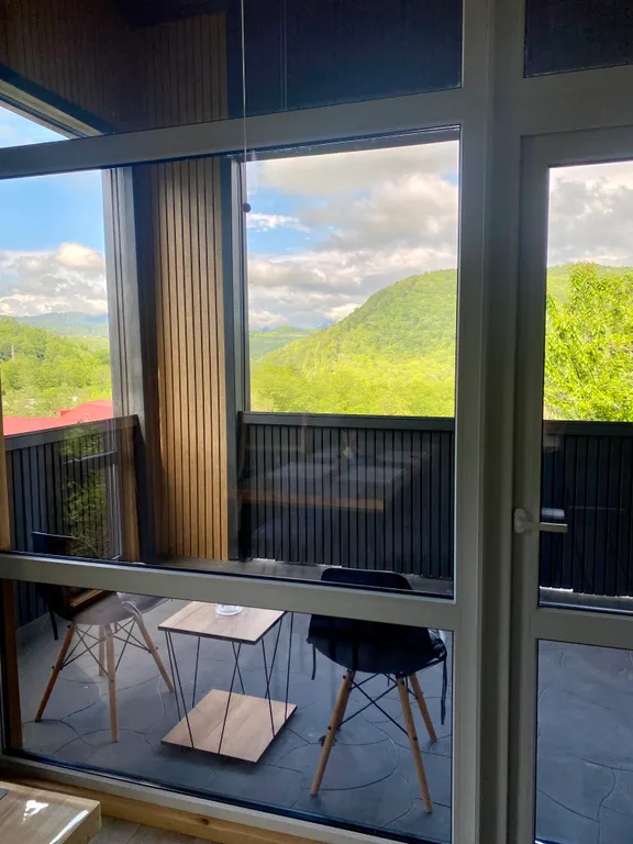 Уютный дом с видом на горы