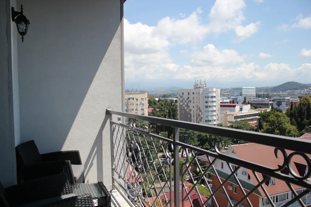 Уютная квартира в центре Адлера с видом на море и горы