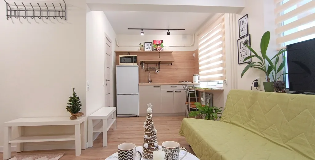 Кв-студия с отдельной спальней с лоджией Центр в5мин, напротив универа