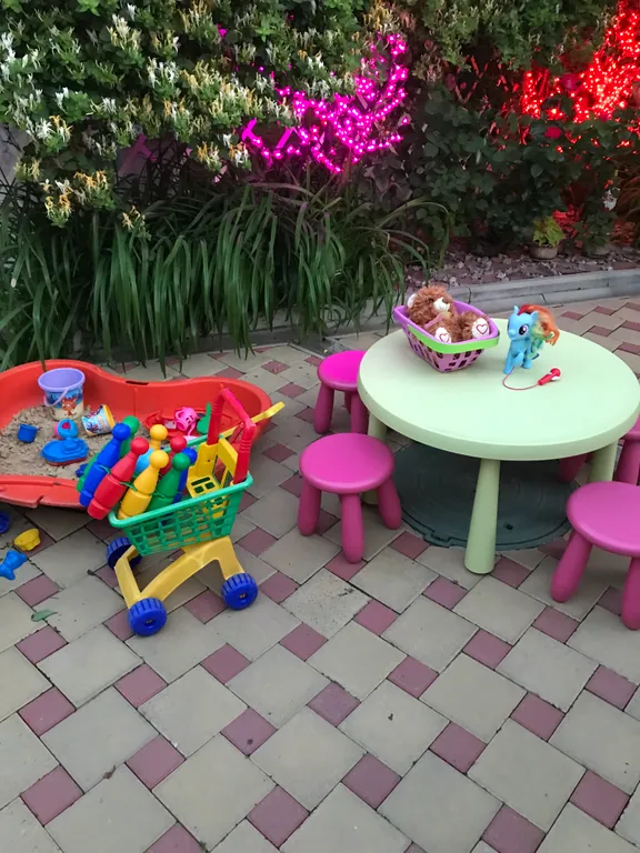 Уютный дом на набережной