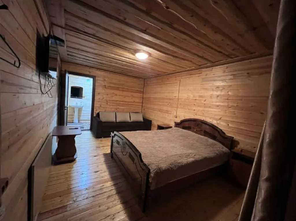 8-комнатный Дом