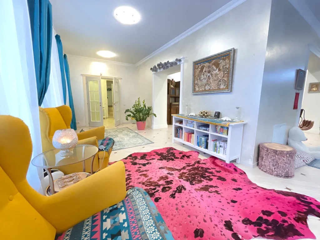 Атмосферный дом с баней, возле леса