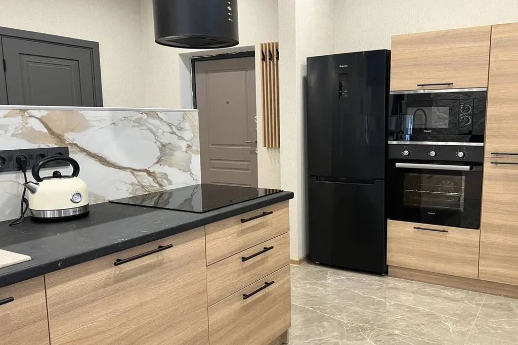 Новый коттедж в хорошей локации Адлера с бассейном, 4 спальнями с с/у