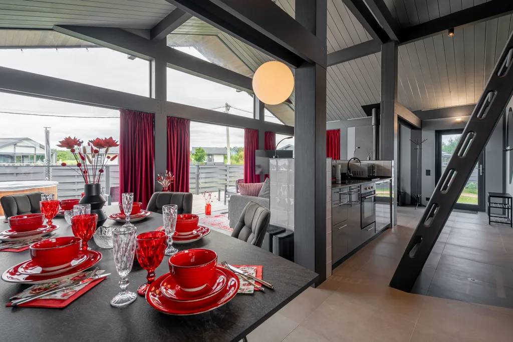 Рубиновый дом в Загородном клубе у Плещеева озера