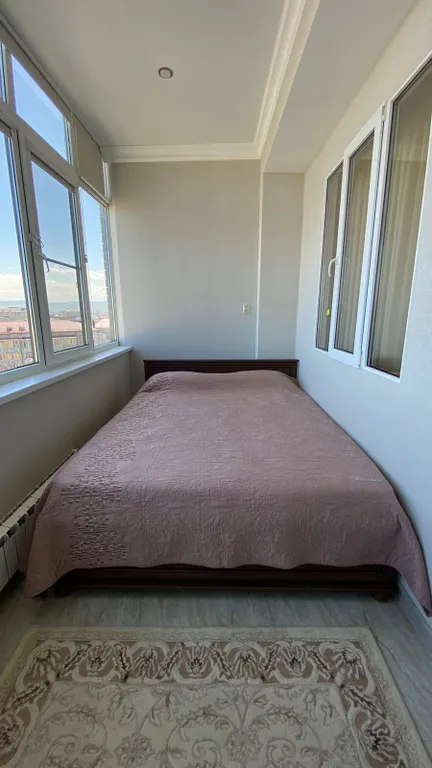 Уютная светлая квартира у моря с красивым видом из окон