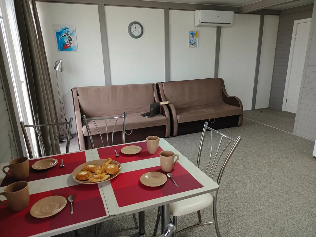 Домик с видом на море