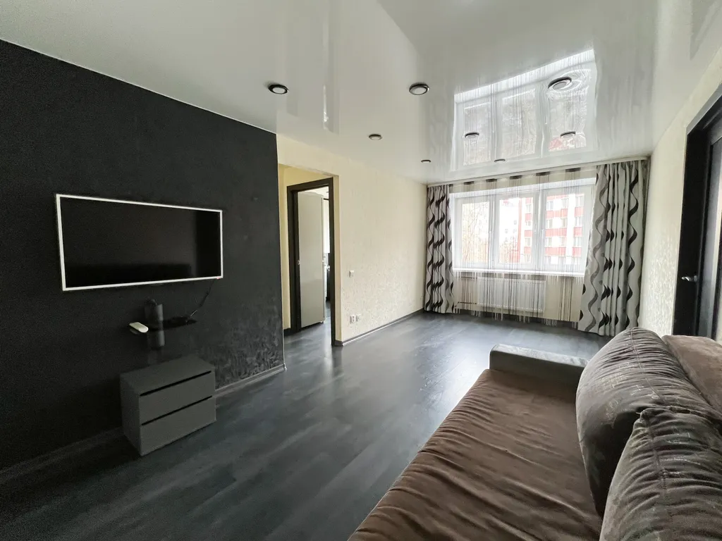 2‑комн. квартира в центре Мурманска на ул. Коминтерна, 17