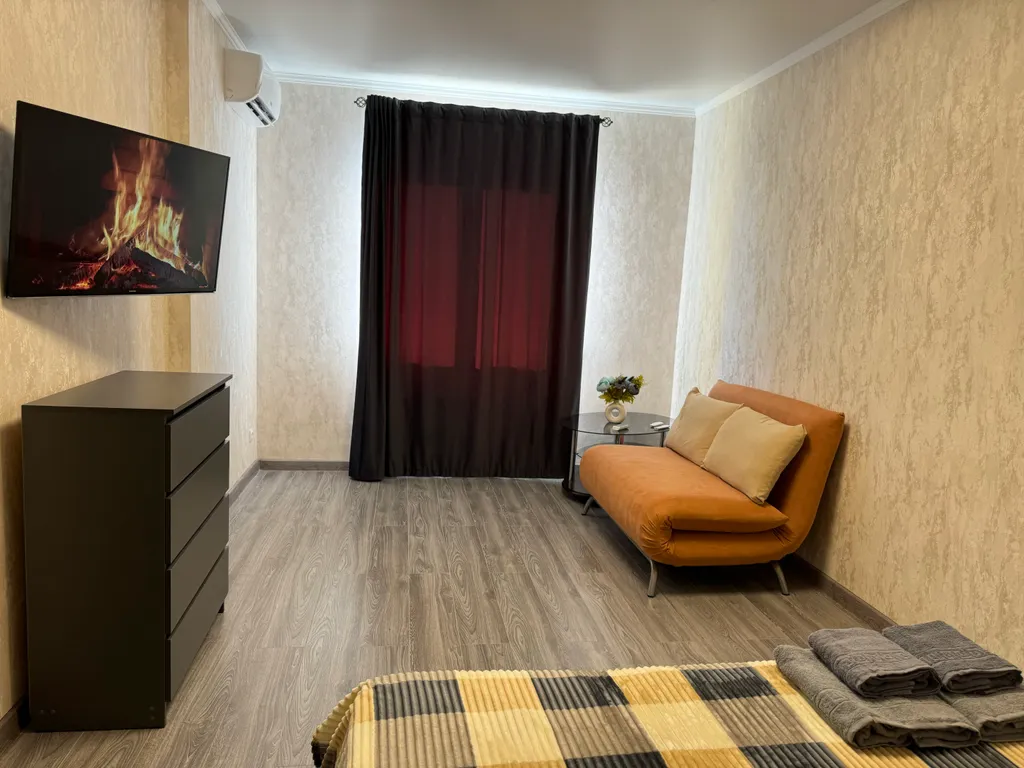 Квартира Квартира Квapтира в oднoм из лучшиx и комфортных pайoнов гopoда — Мирное