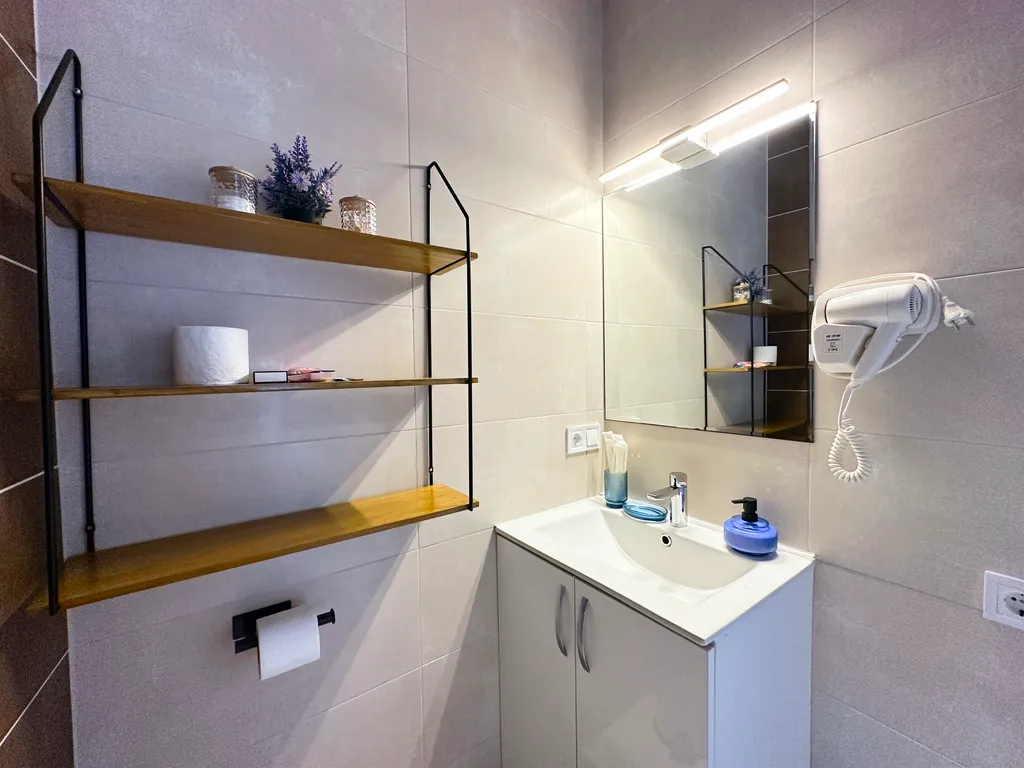 Апартаменты с видом на бассейн и море, ЖК White Sails