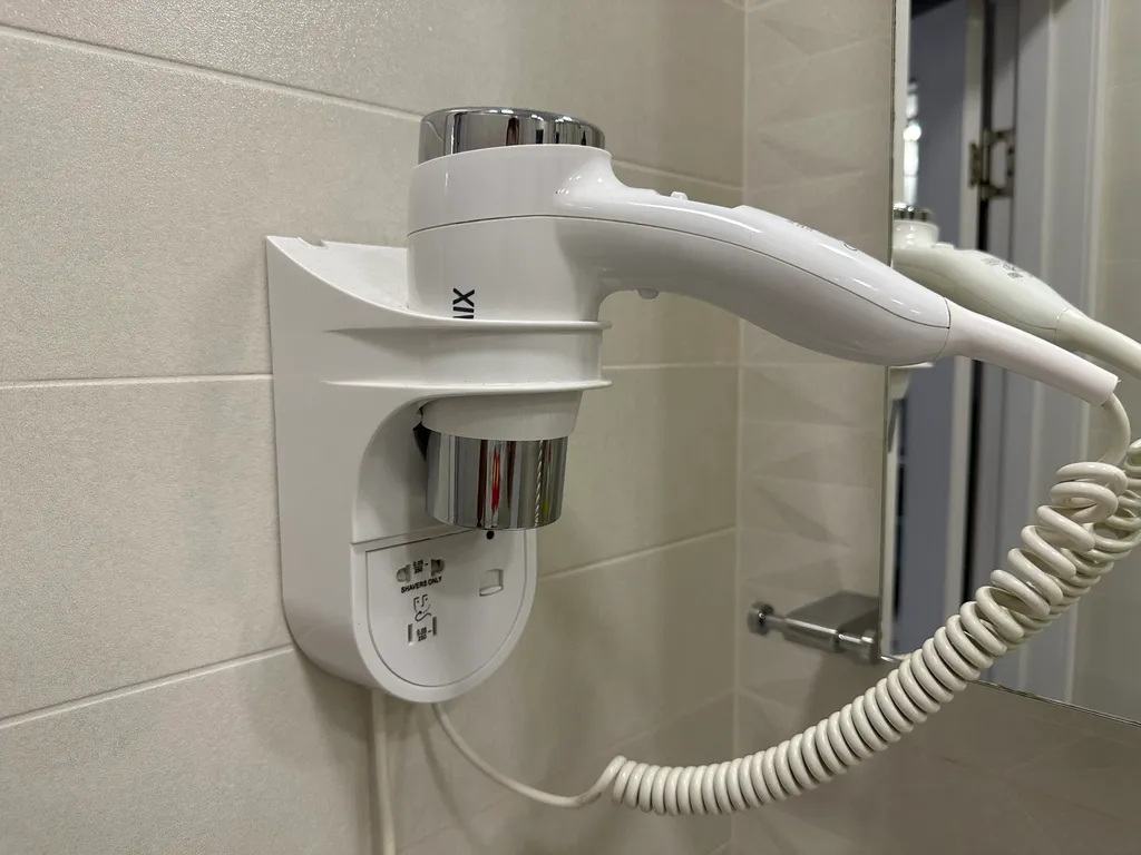 Пушка-евродвушка с видом на горы и Мариотт