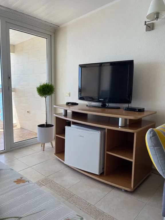 Делюкс трехместный с балконом и видом на море