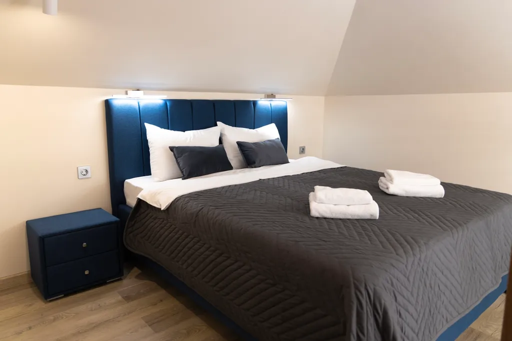 Дизайнерские 2-уровневые апартаменты в 5 минутах от моря