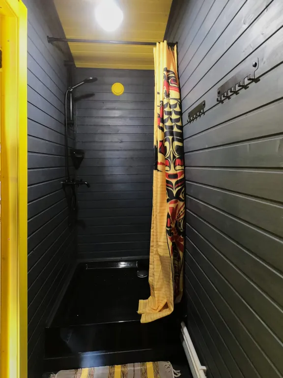 Уютный глэмпинг Типи-трип в лесу с баней, купелью и очагом