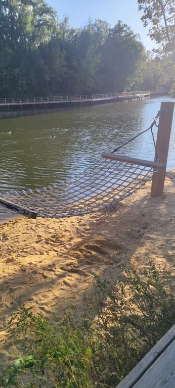 Евродвушка с камином, большой ванной и видом на пруд