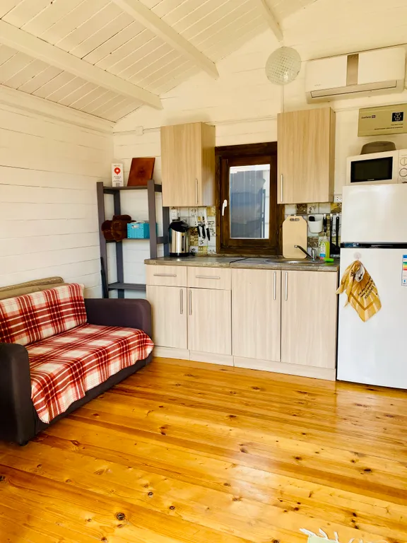 Коттедж Уютный гостевой домик Деревенька — Кучугуры