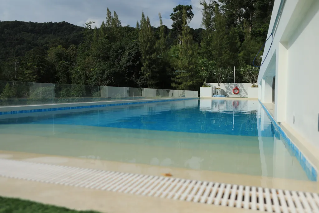 Новая квартира с двумя спальнями и бассейном у моря, пляж Камала