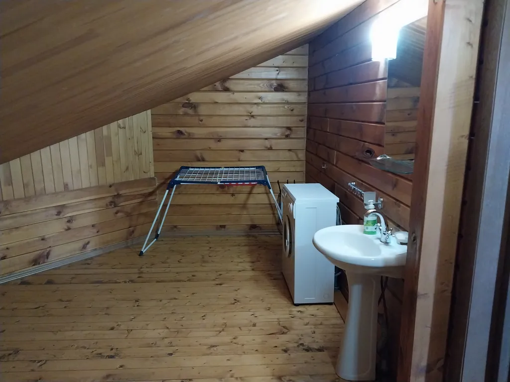 Коттедж на берегу озера Глубокое