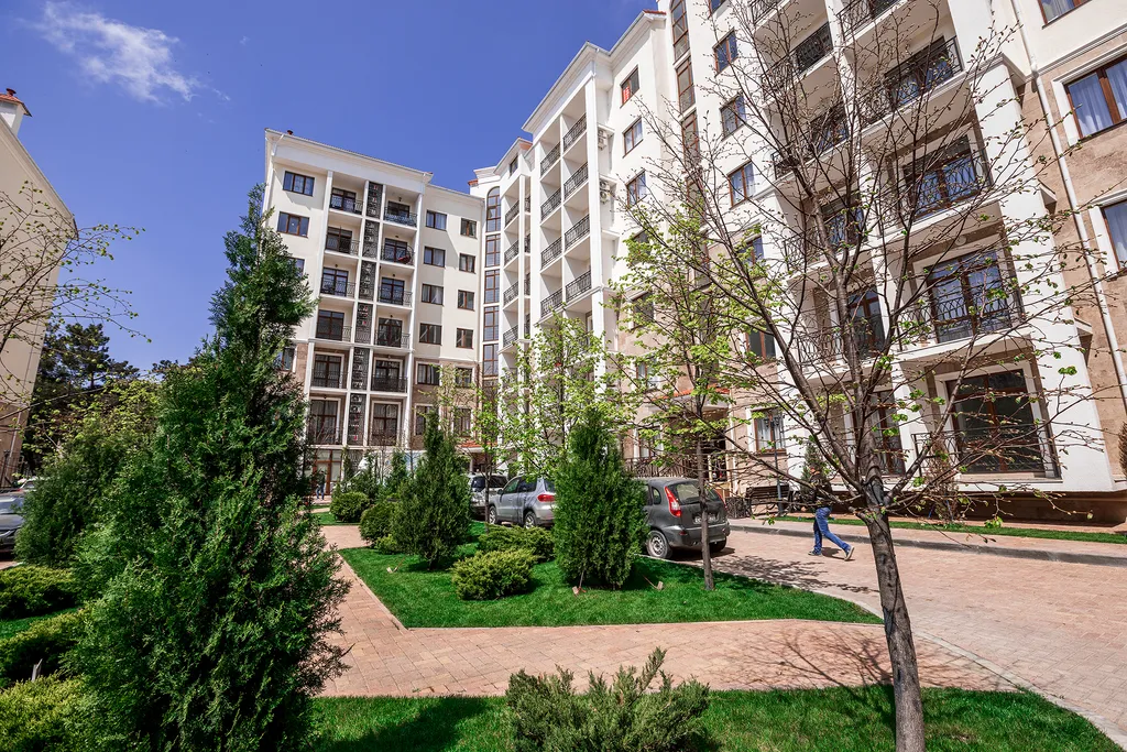 Квартира Квартира в ЖК Изумрудный город на берегу моря с бассейном — Геленджик