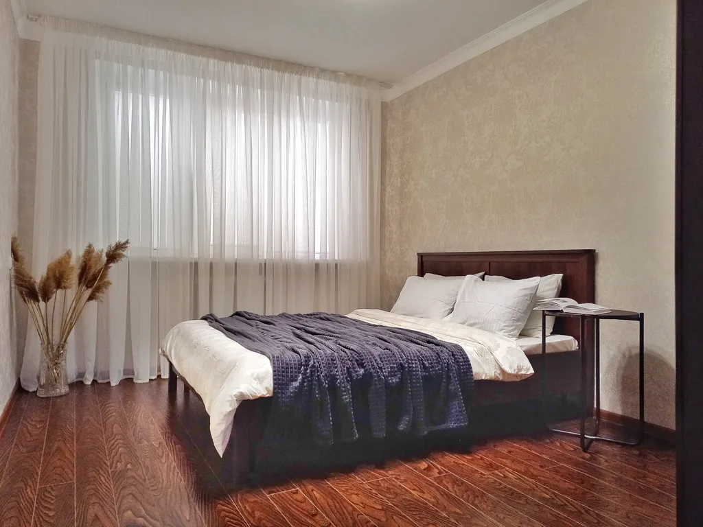 Апартамент напротив парка Победы, с отдельным двором, гараж