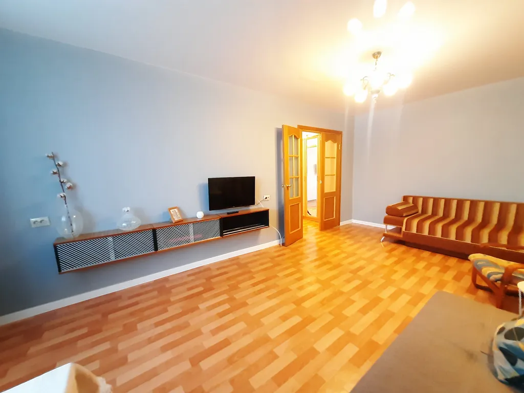 Большая квартира c красивым видом на город