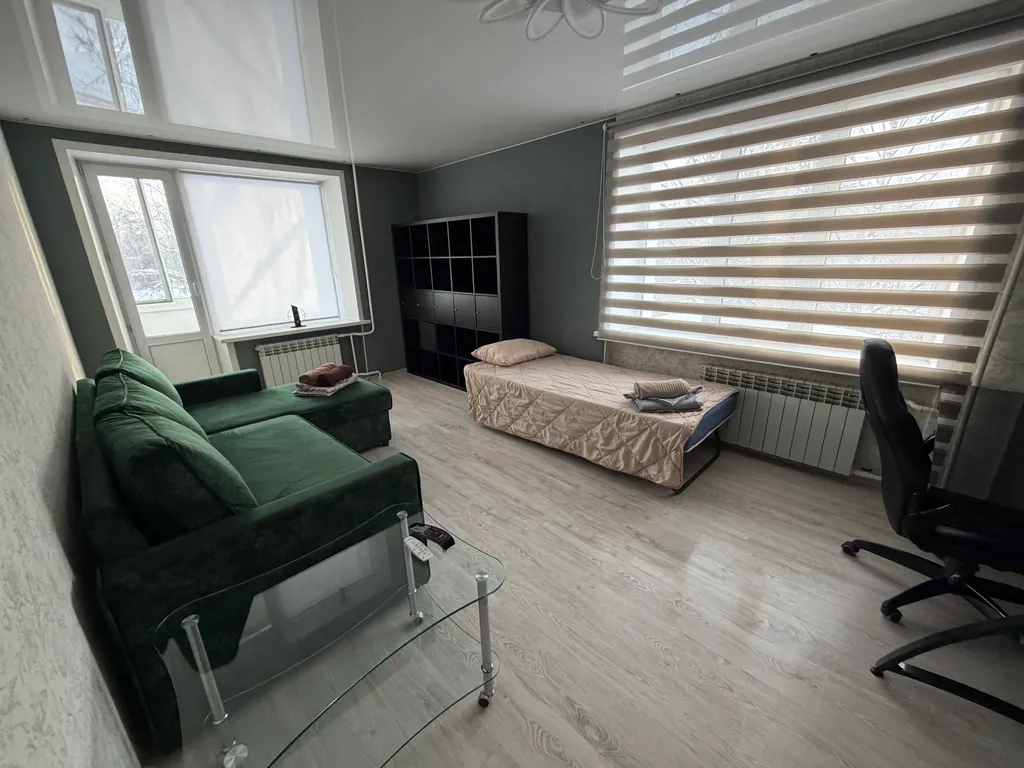 Просторная двухкомнатная квартира на набережной