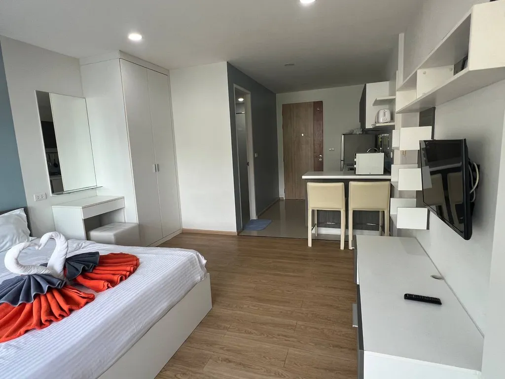 Ката, студия после ремонта с красивым видом на горы, 5 этаж