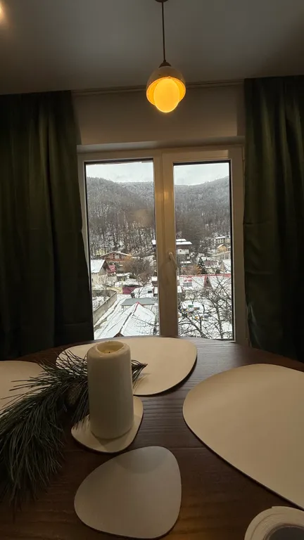 Двухуровневая квартира для семьи или компании с видом на горы