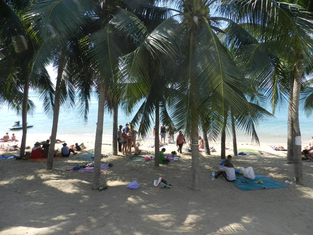 Апартамент с 1 спальней и гостиной в 70 метрах от пляжа Джомтьен