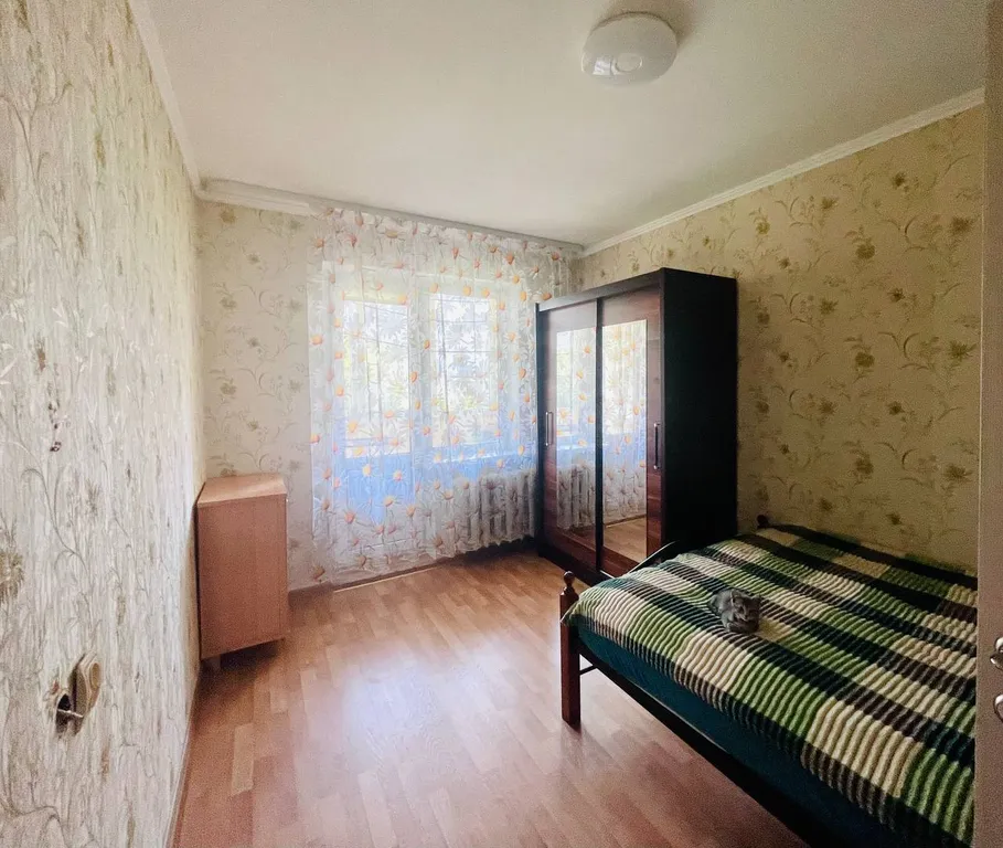 Чистая светлая комната в 3х комнатной квартире