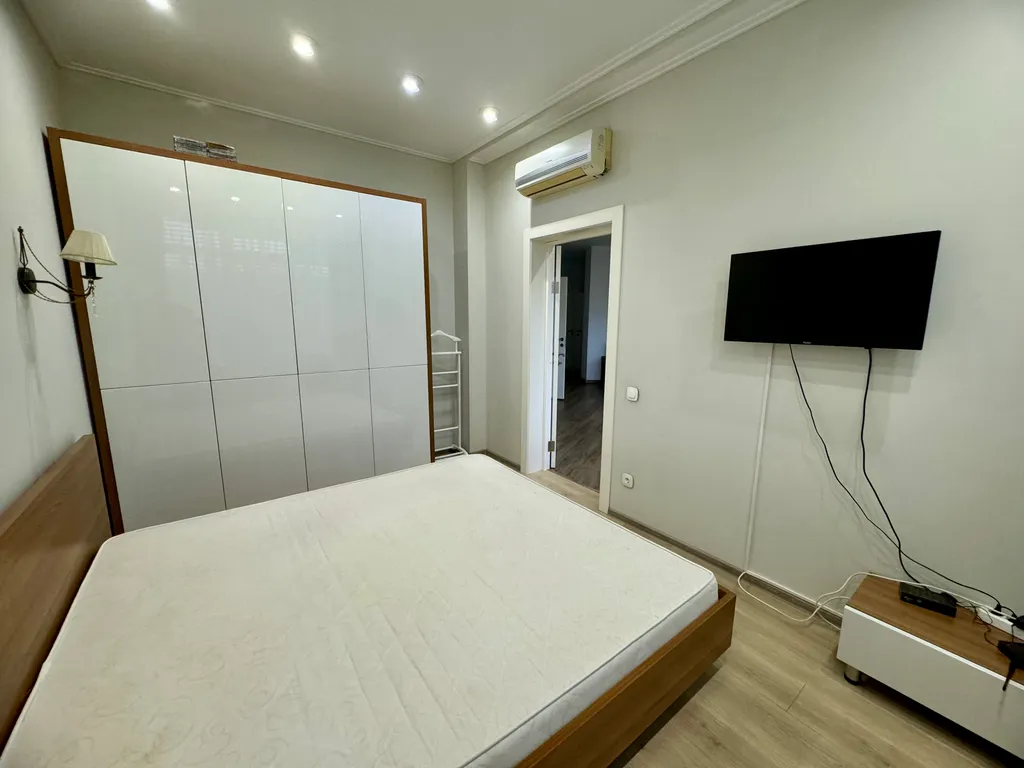 Дом с бассейном и баней у моря