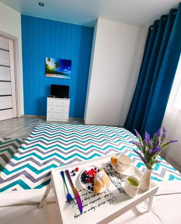 Уютная квартира с панорамными окнами и джакузи