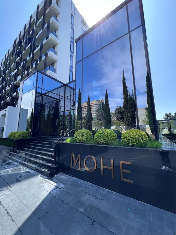 Двухуровневые апартаменты с прямым выходом к бассейну и у моря