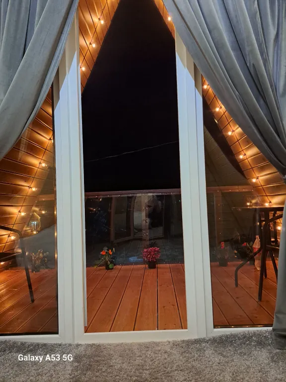 Домик с видом на горы