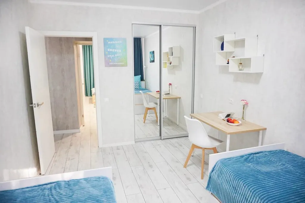 Комфортная трехкомнатная квартира в центре на Полежаева