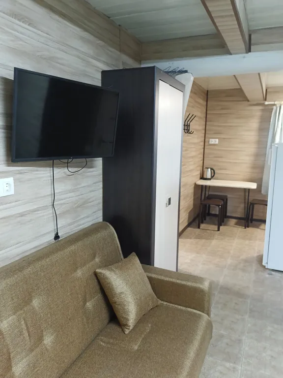 Домик-студия на озере